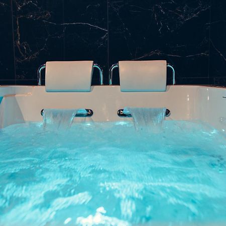 Loveroom Pau Exterior foto