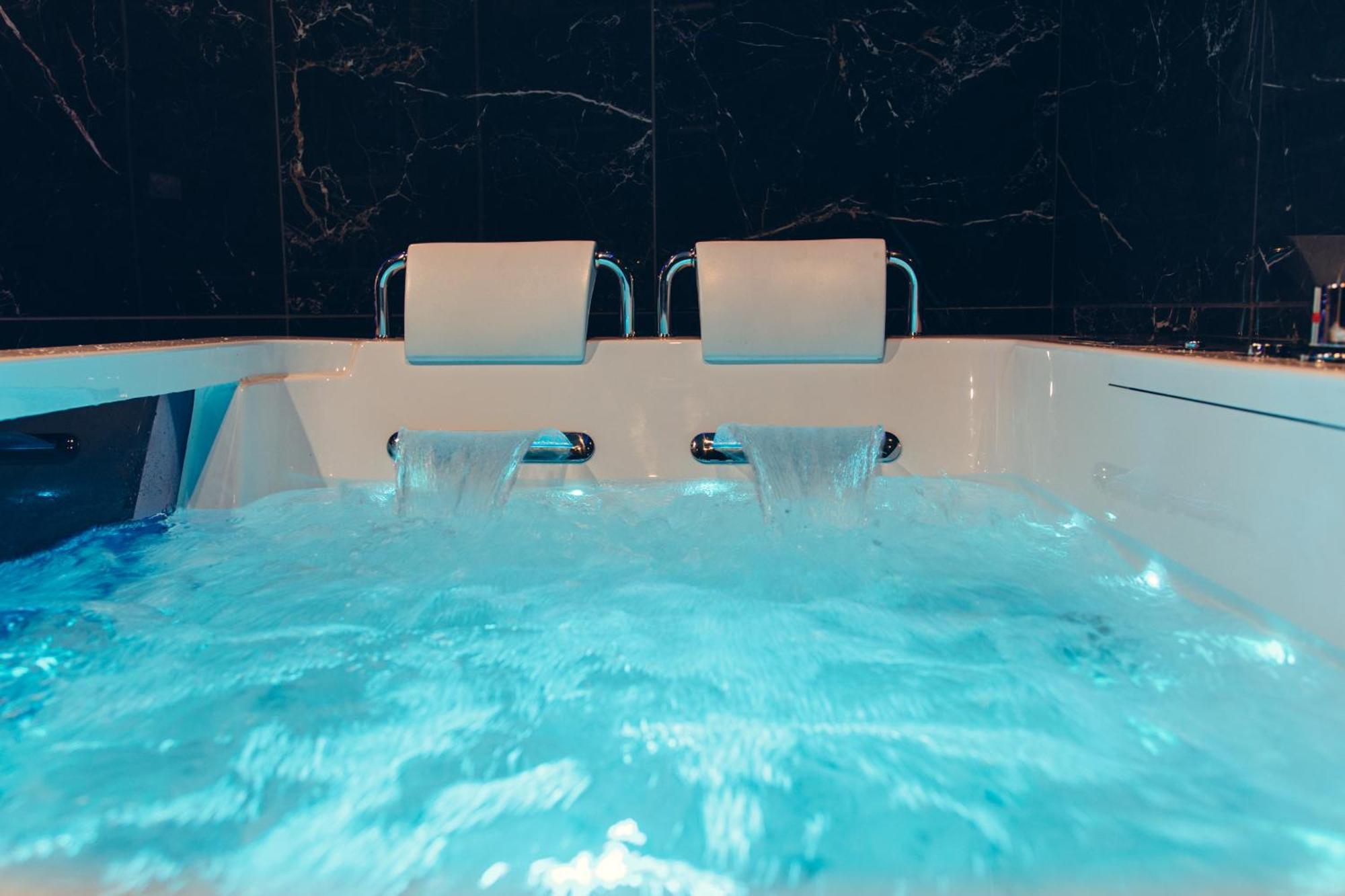 Loveroom Pau Exterior foto
